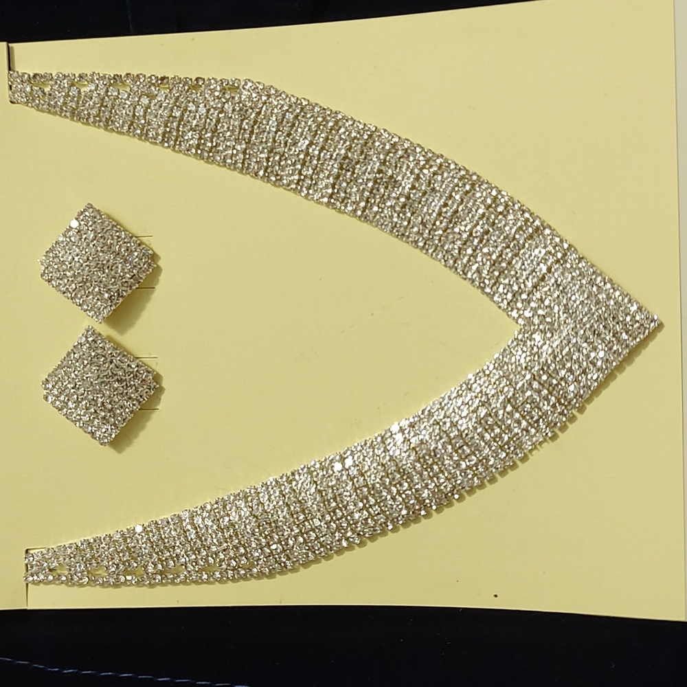 Stunning necklace/earring set
